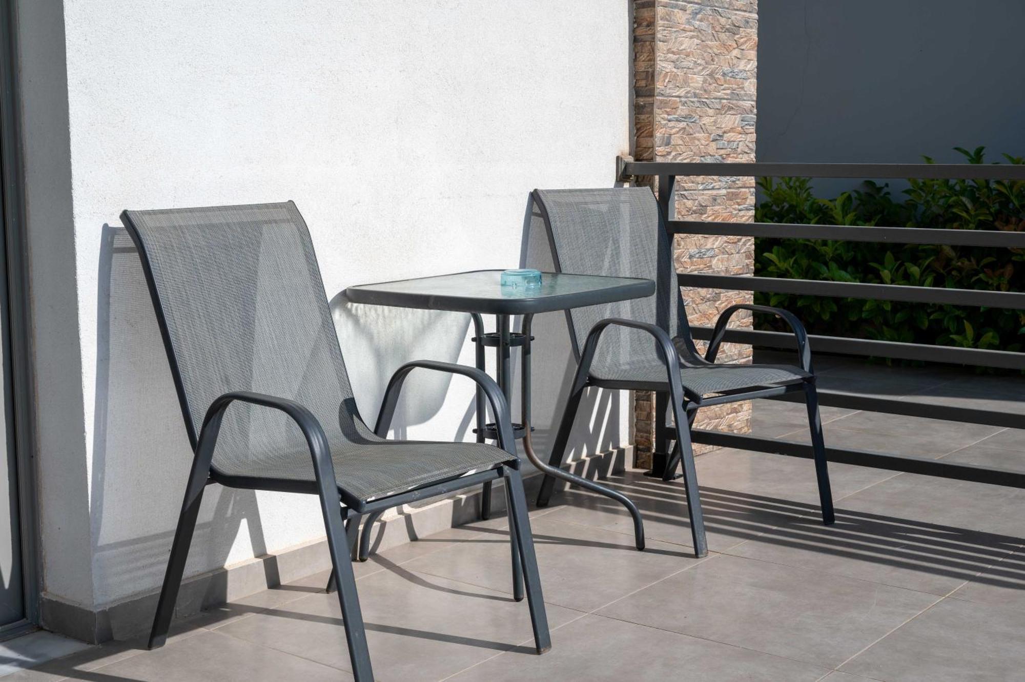 Finikas Suites & Apartments 10Min From Athens Airport Loútsa Exterior foto