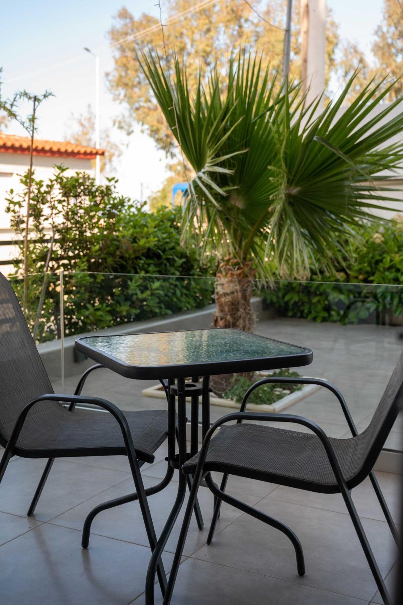 Finikas Suites & Apartments 10Min From Athens Airport Loútsa Exterior foto