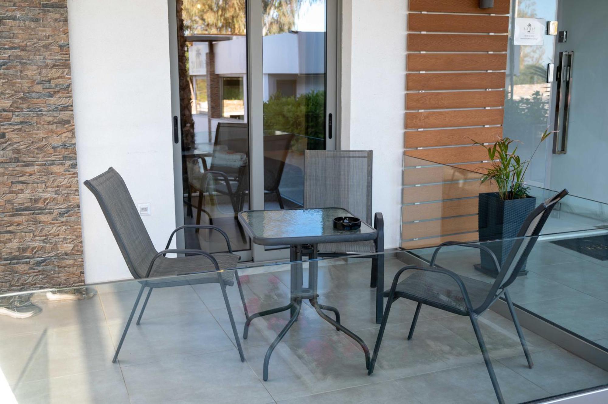 Finikas Suites & Apartments 10Min From Athens Airport Loútsa Exterior foto